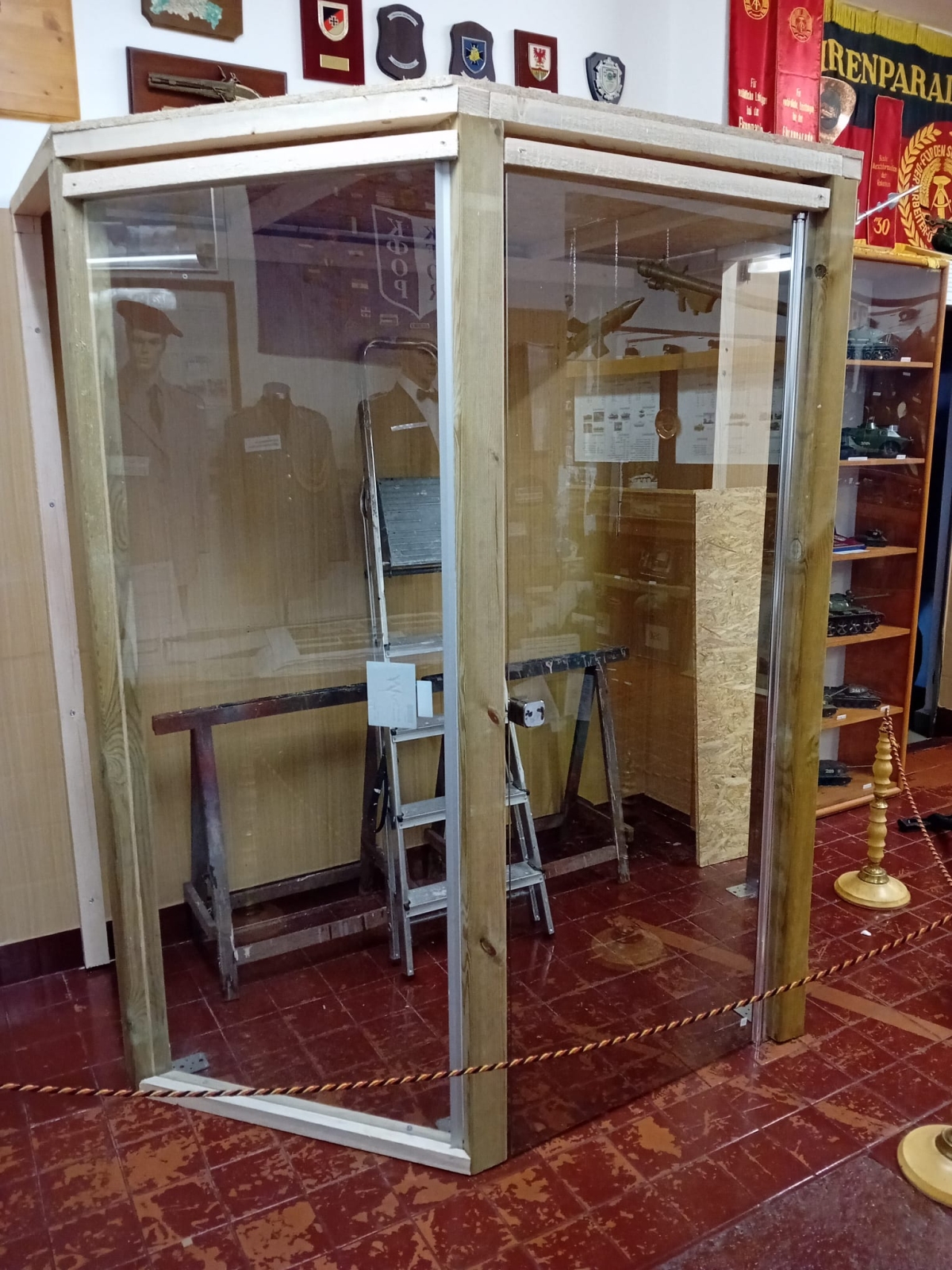 Projekt »Ausstellungsvitrine« Projekt »Ausstellungsvitrine«