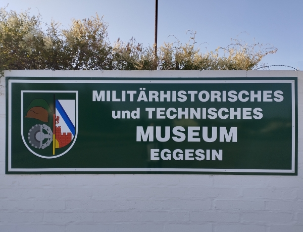 Schild am Eingang vom Militärmuseum Eggesin Schild am Eingang vom Militärmuseum Eggesin
